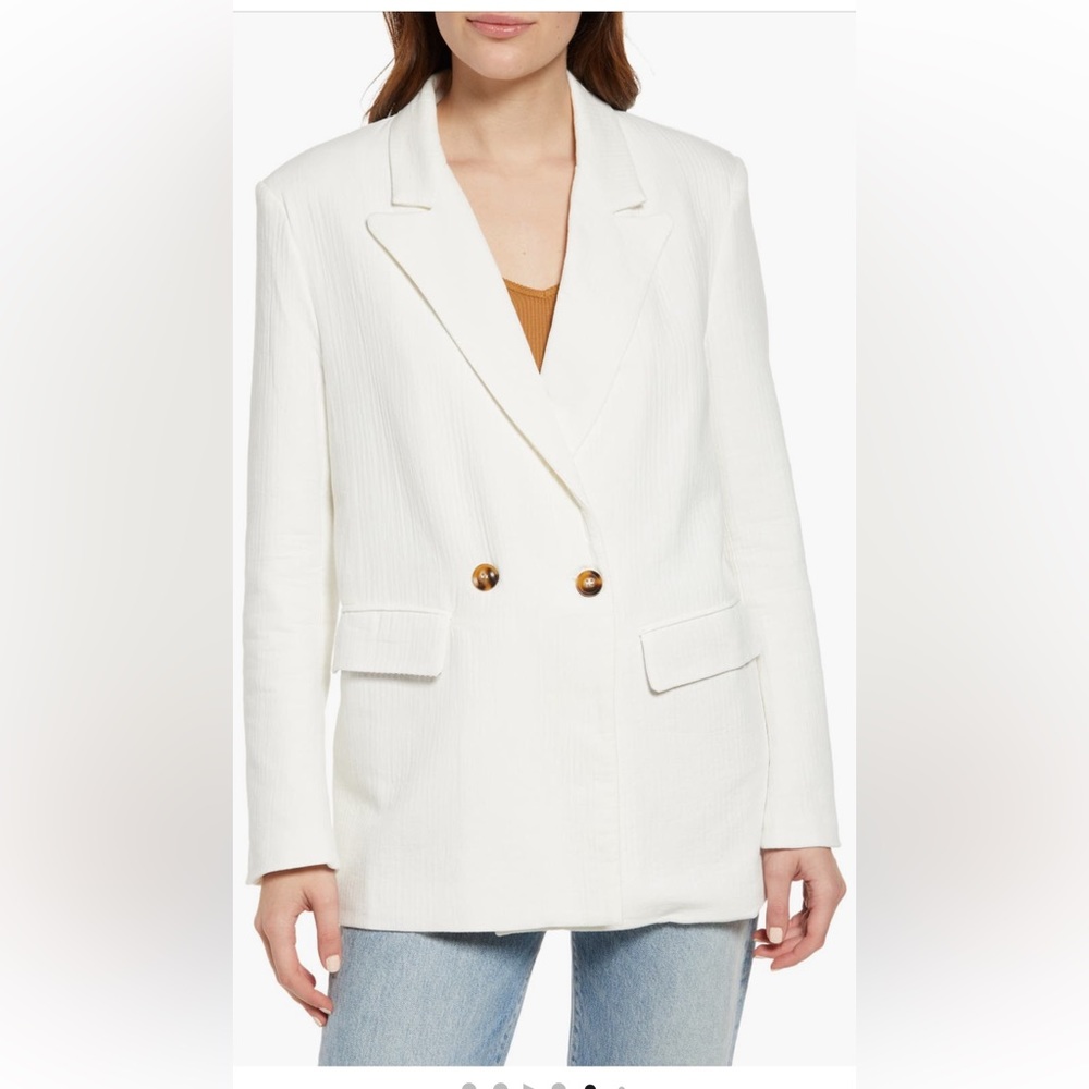 Frnch white blazer, size small.